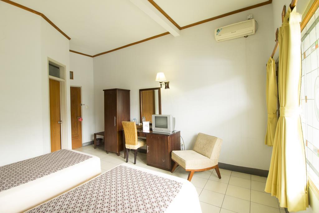 Reddoorz @ Setrasari Hotell Bandung Rum bild